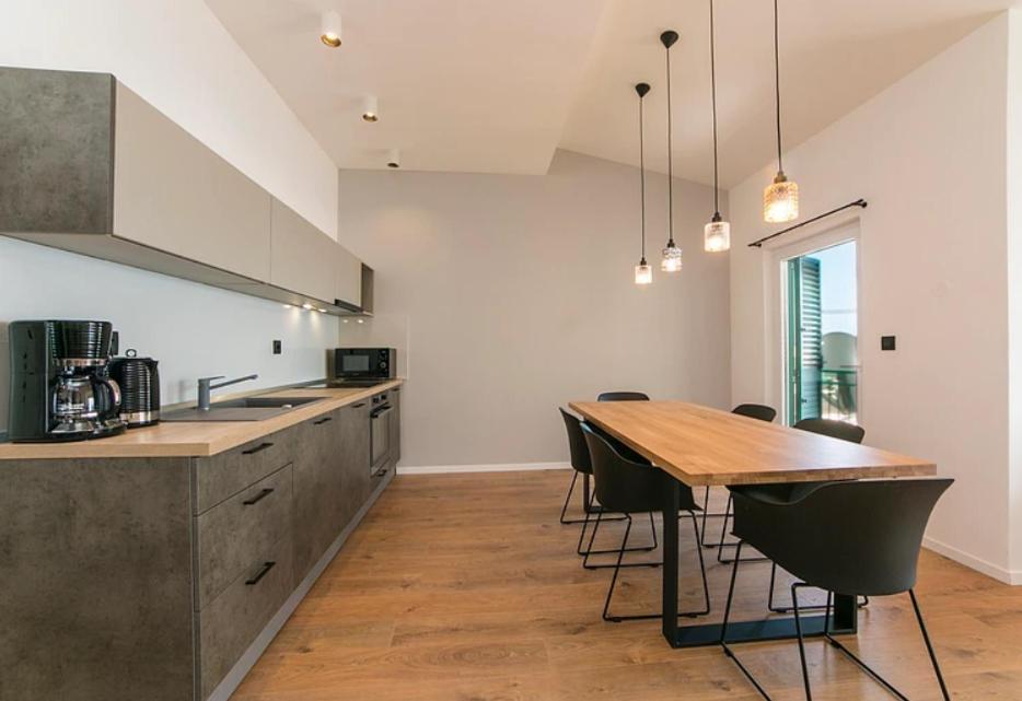 Apartments Simun เบรลา ภายนอก รูปภาพ