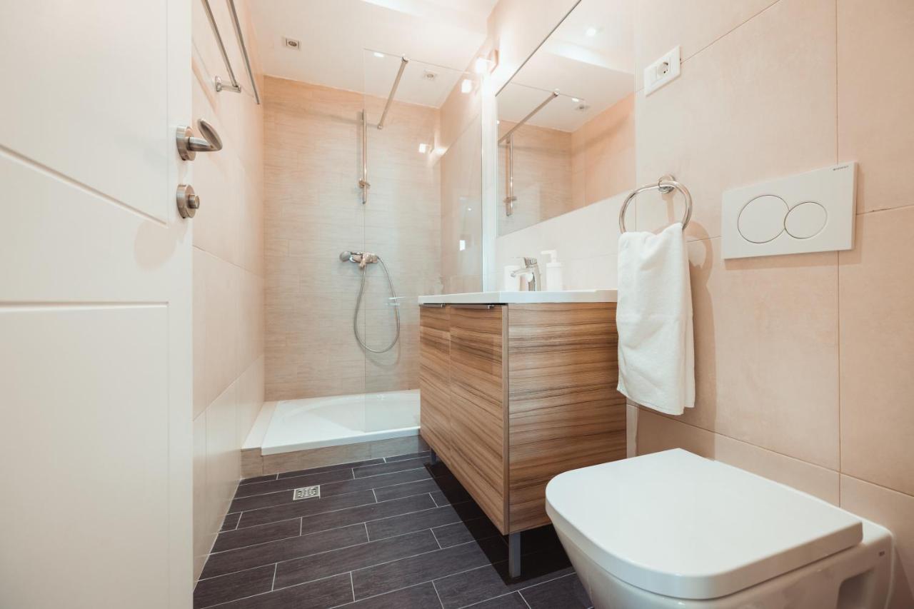 Apartments Simun เบรลา ภายนอก รูปภาพ